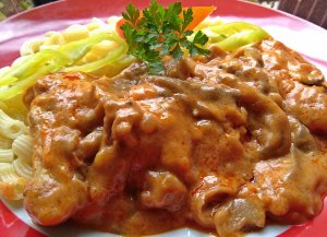 csirkepaprikás laskával2