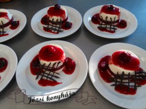 meggyes-panna-cotta2